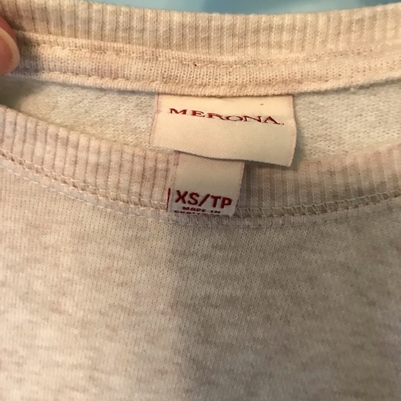 Cute top with flower lace 3/4 sleeves - Picture 2 of 5